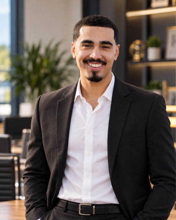 Gio_Headshot_600x750